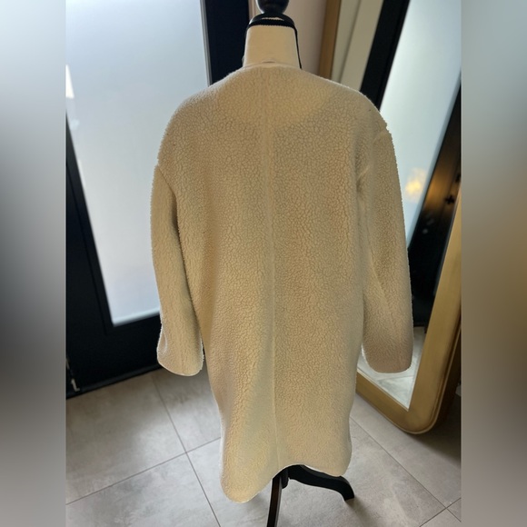 Roots boucle teddy jacket. Worn once. - Picture 3 of 6